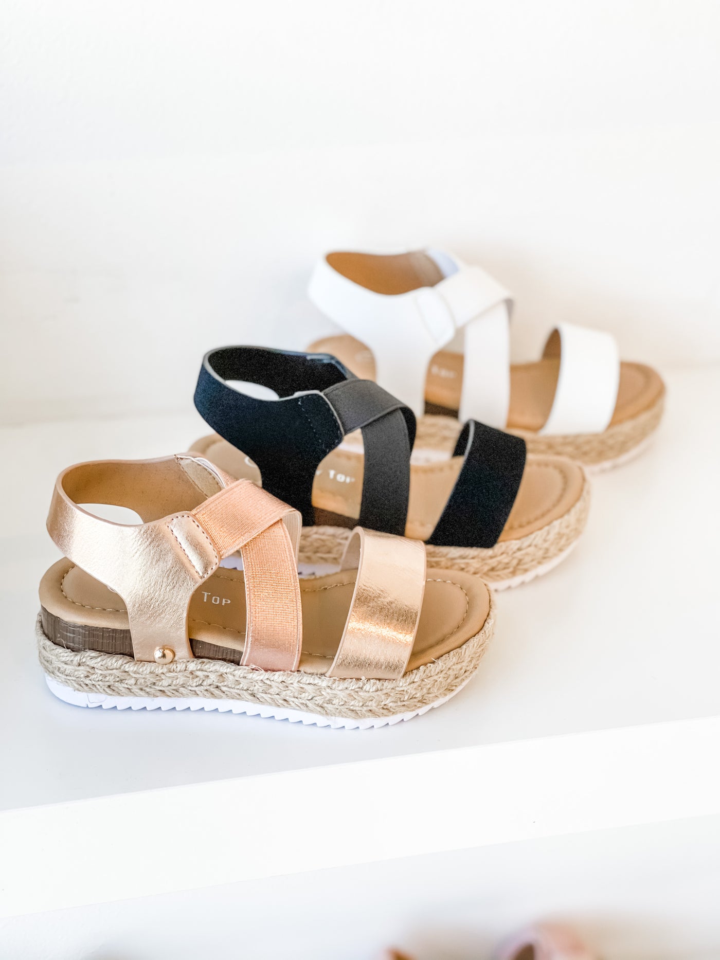 Pictured here is our Bessy-10K wedge for girls.